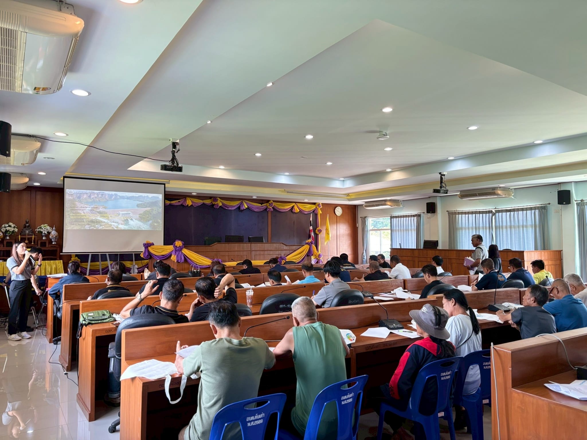สำนักงานก่อสร้างชลประทานขนาดกลางที่ 2 ร่วมกับประชุมการมีส่วนร่วมโครงการอ่างเก็บน้ำแม่หงาว