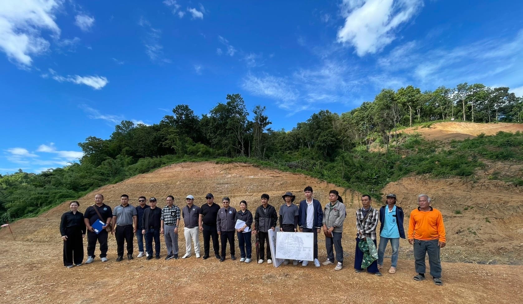 สำนักงานก่อสร้างชลประทานขนาดกลางที่ 2 ประชุมติดตามผลงานการดำเนินงานจ้างก่อสร้าง ทำนบดินหัวงานและอาคารประกอบ โครงการอ่างเก็บน้ำห้วยแม่เคียน อันเนื่องมาจากพระราชดำริ ตำบลปงเตา อำเภองาว จังหวัดลำปาง ครั้งที่ 4 (ผลงานความก้าวหน้าครั้งที่ 4)